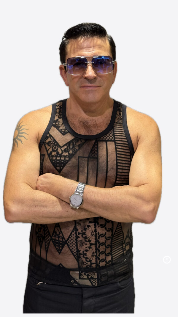 Hihaton_paita_084 Miesten hihaton Musta verkkopaita. Black tank top. Verkkopaita TOMMY DOOYAO A 5506 YKSITYISKOHDAT Päheä hihaton verkkotoppi. Rento hihaton verkkokangas paita. Unisex malli ja suora leikkaus. Istuva ja joustava malli, joka on valmistettu mukavasta materiaalista. Pyöreä kaula-aukko. Tämä Hihaton verkkokangas paita hyvin venyvä. Huom: Normaali malli. Malli: Slim fit Color: Black Materiaali: 100 % Polyamide Tilaa paketti kotiin ja sovita kaikessa rauhassa! Kyseessä on aina 14 päivän avokauppa, ja palautusoikeus.